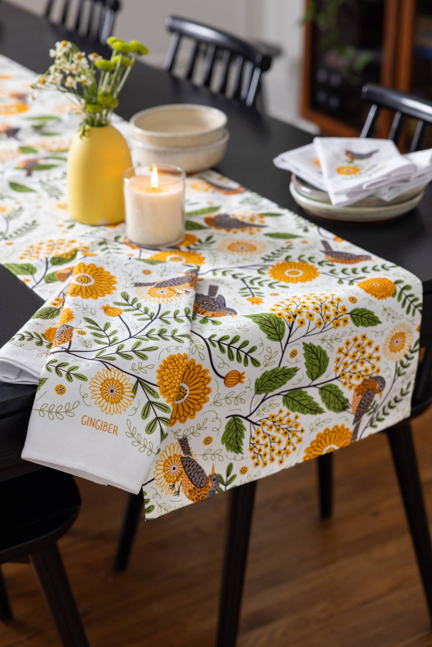 Mums & Robins Table Runner