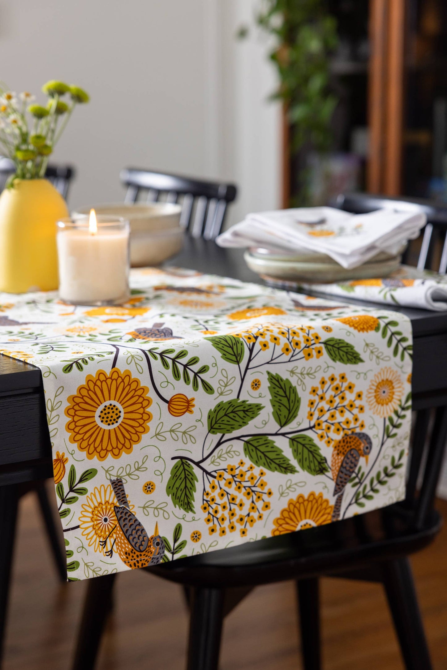 Mums & Robins Table Runner