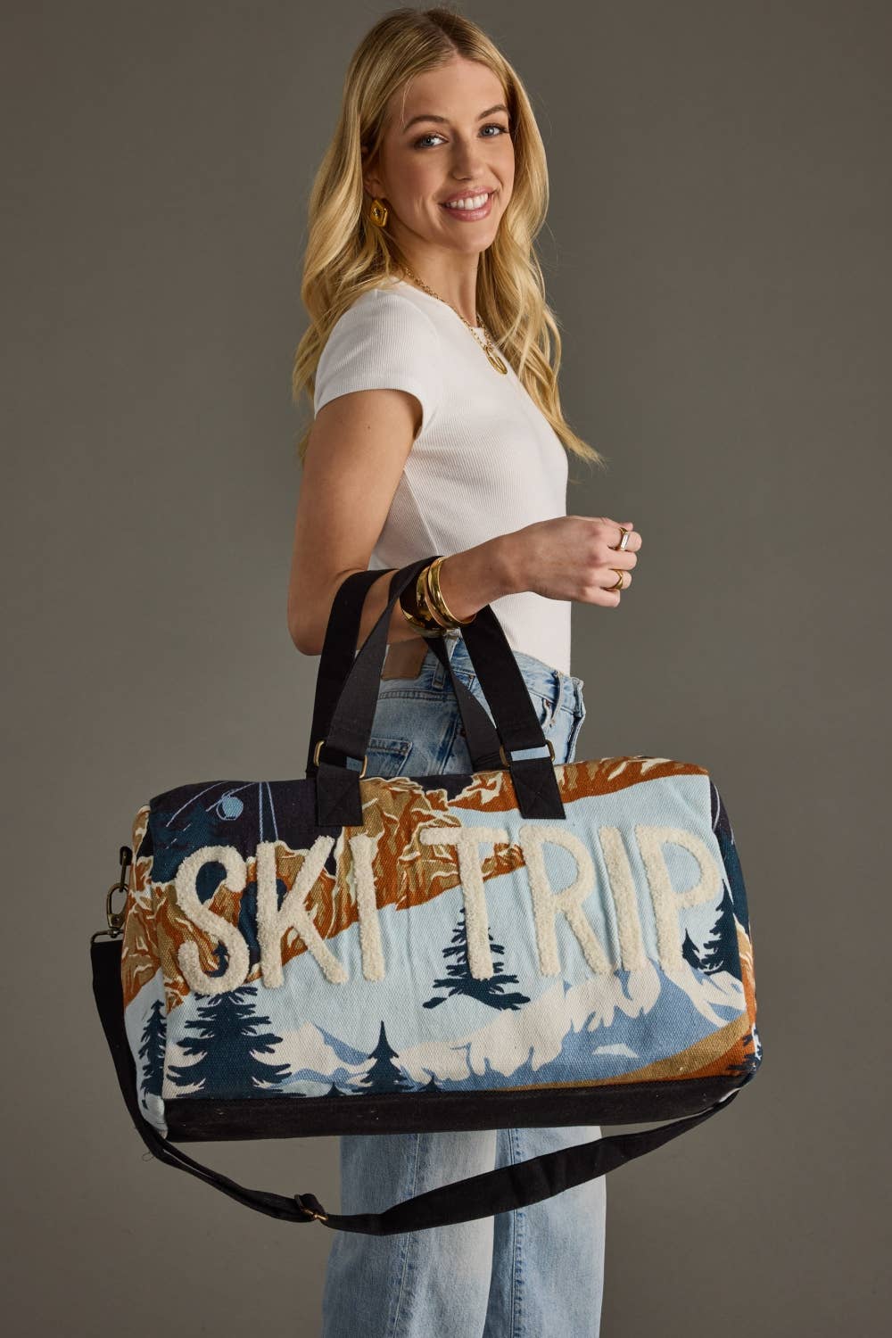 Dk. Blue Ski Trip Scene Duffel
