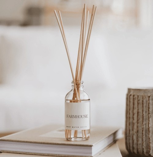 Farmhouse Reed Diffuser - La Vie Est Belle