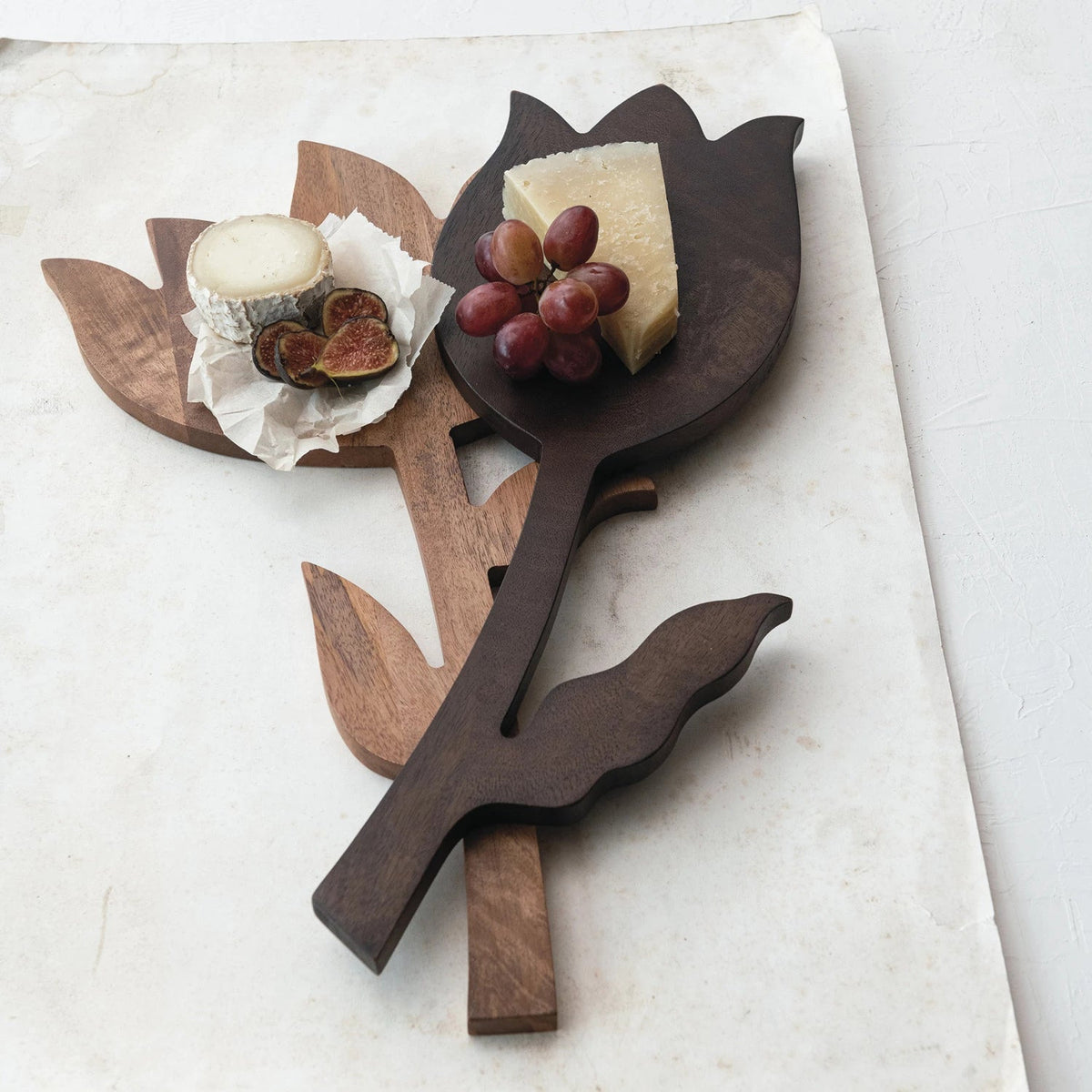 <For Store, Pick-Up, or Local Delivery Purchase Only> Mango Wood Flower Shaped Cheese/Cutting Board, Natural - La Vie Est Belle