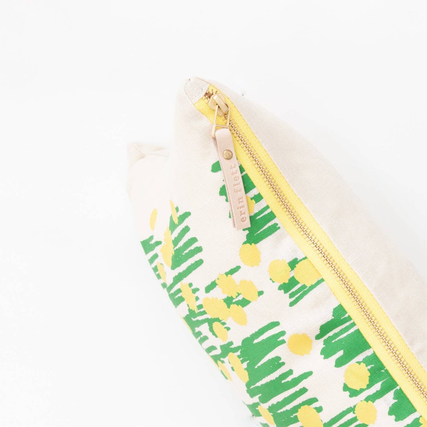 KELLY MEADOW PILLOW - La Vie Est Belle