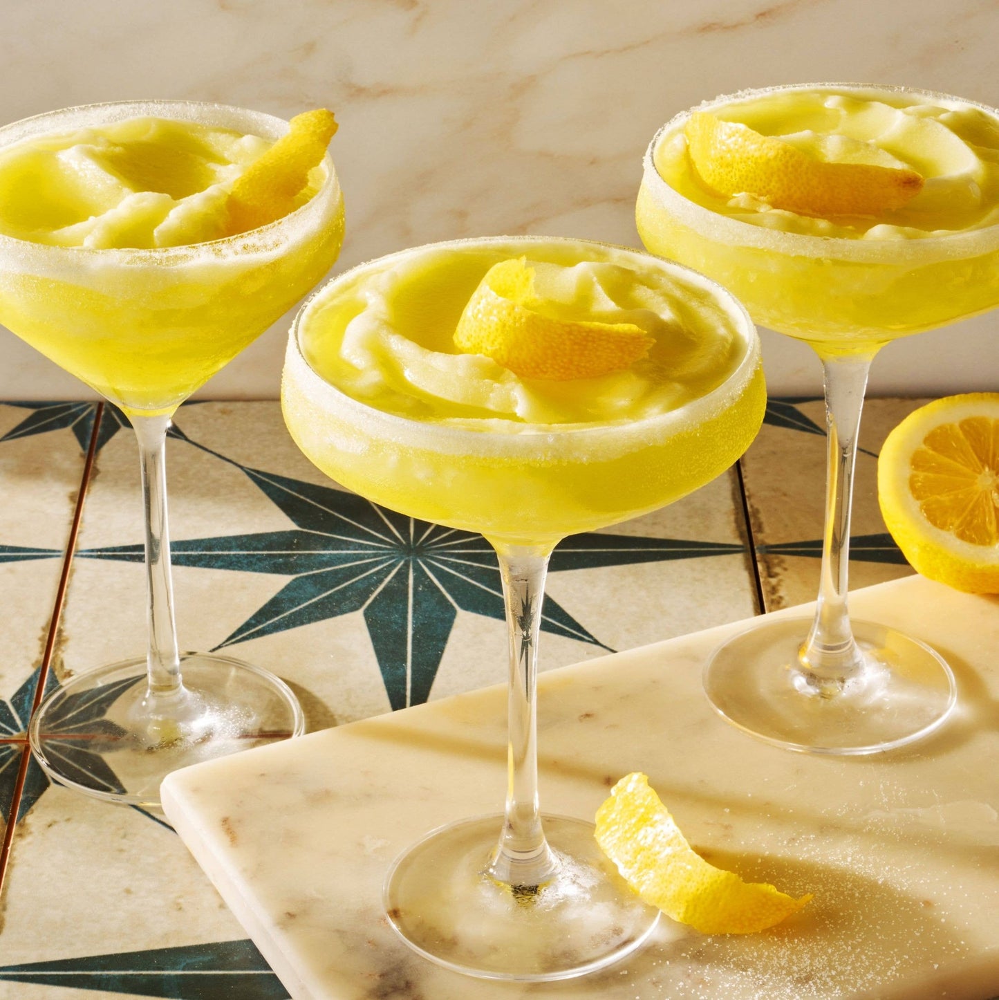 Limoncello Frozen Cocktail -Just add Water + Prosecco - La Vie Est Belle