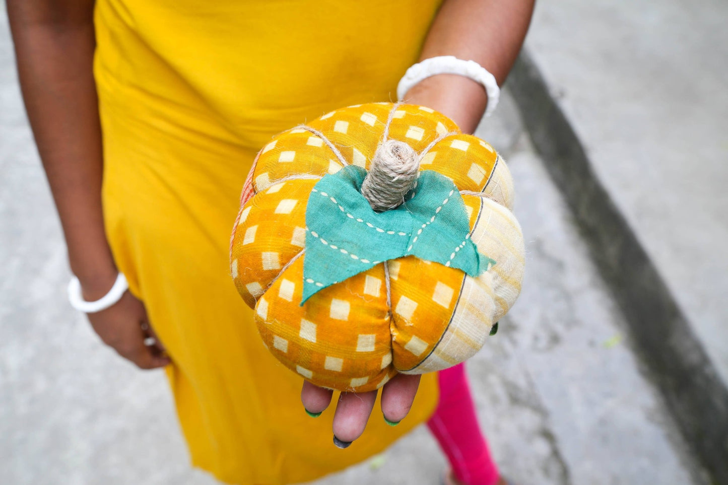 Saree Pumpkin - Large - La Vie Est Belle