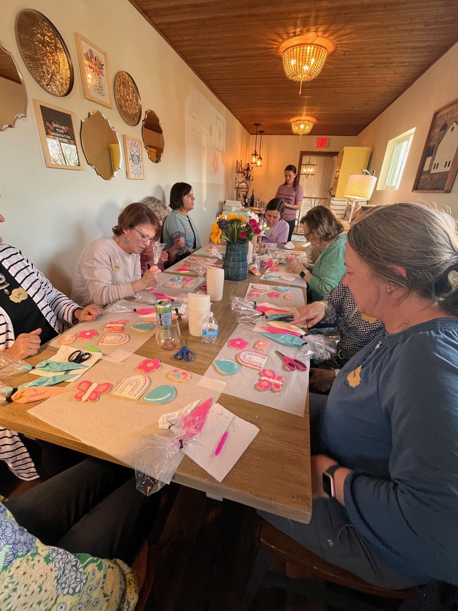 05/07/26 Decorate & Bloom – Flower Themed Cookie Decorating Class - La Vie Est Belle