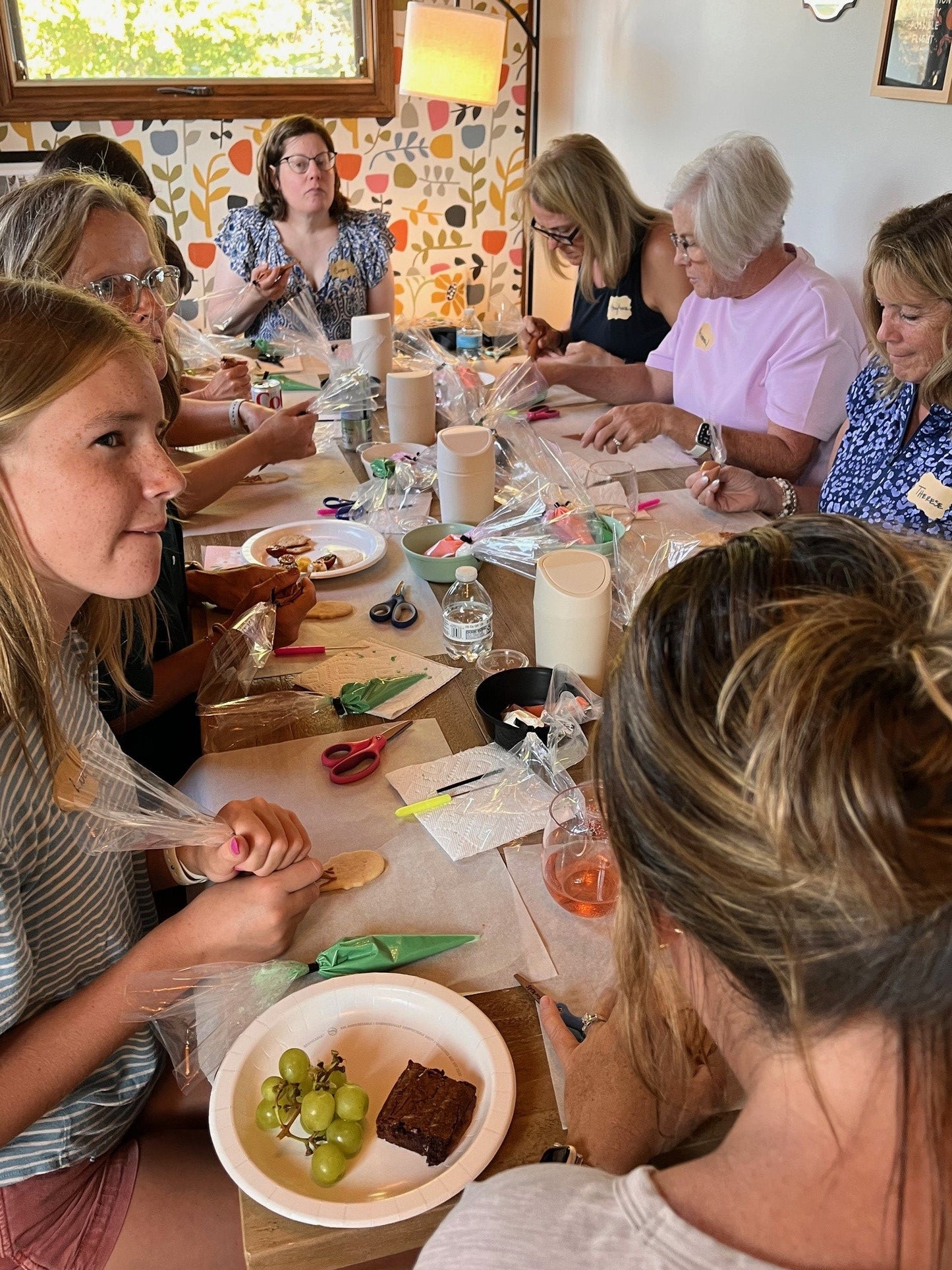 05/07/26 Decorate & Bloom – Flower Themed Cookie Decorating Class - La Vie Est Belle