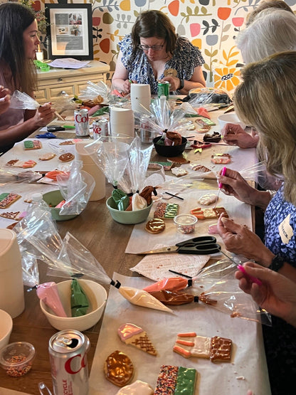 05/07/26 Decorate & Bloom – Flower Themed Cookie Decorating Class - La Vie Est Belle