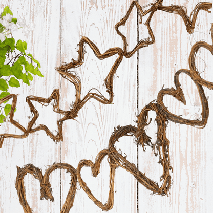 5 ft Chain Grapevine Twig Heart Garland - La Vie Est Belle
