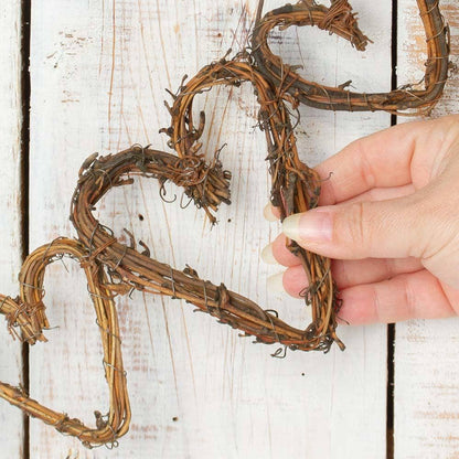 5 ft Chain Grapevine Twig Heart Garland - La Vie Est Belle