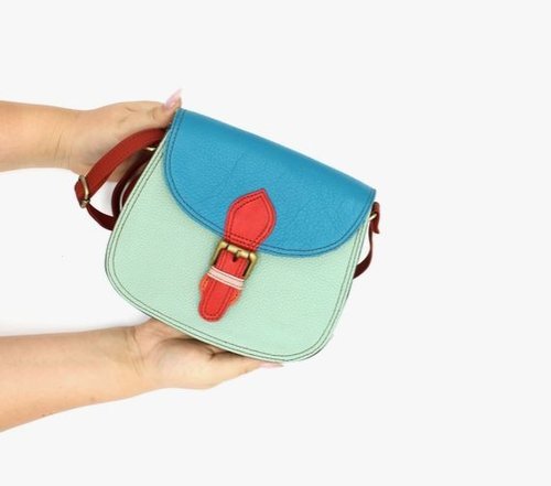 Ally Plain · Crossbody Bag - La Vie Est Belle