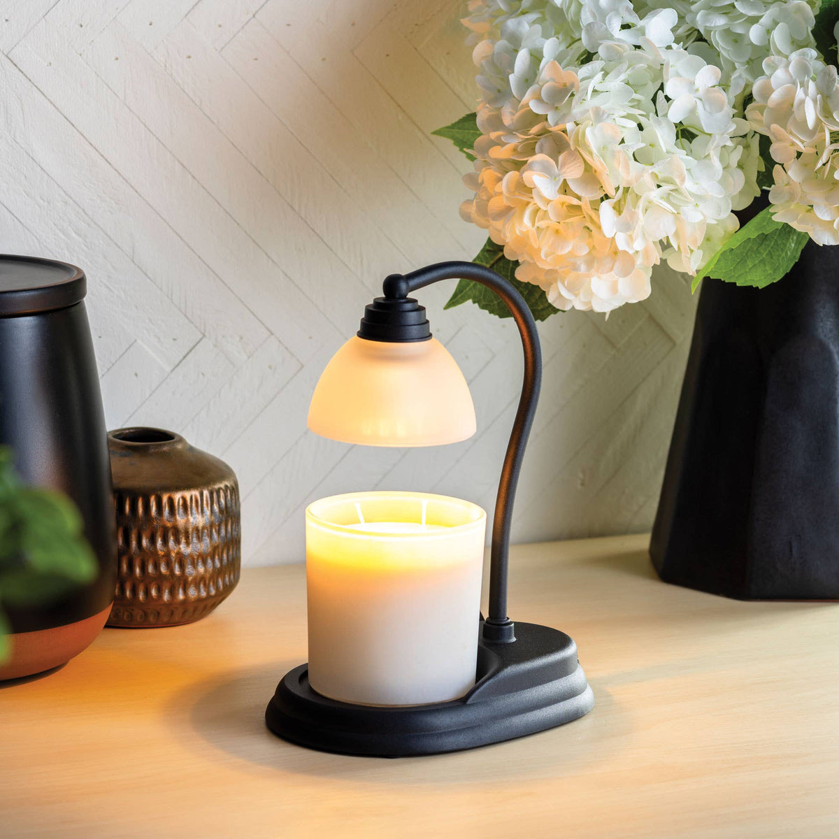 Aurora Candle Warmer Lamp - Black - La Vie Est Belle