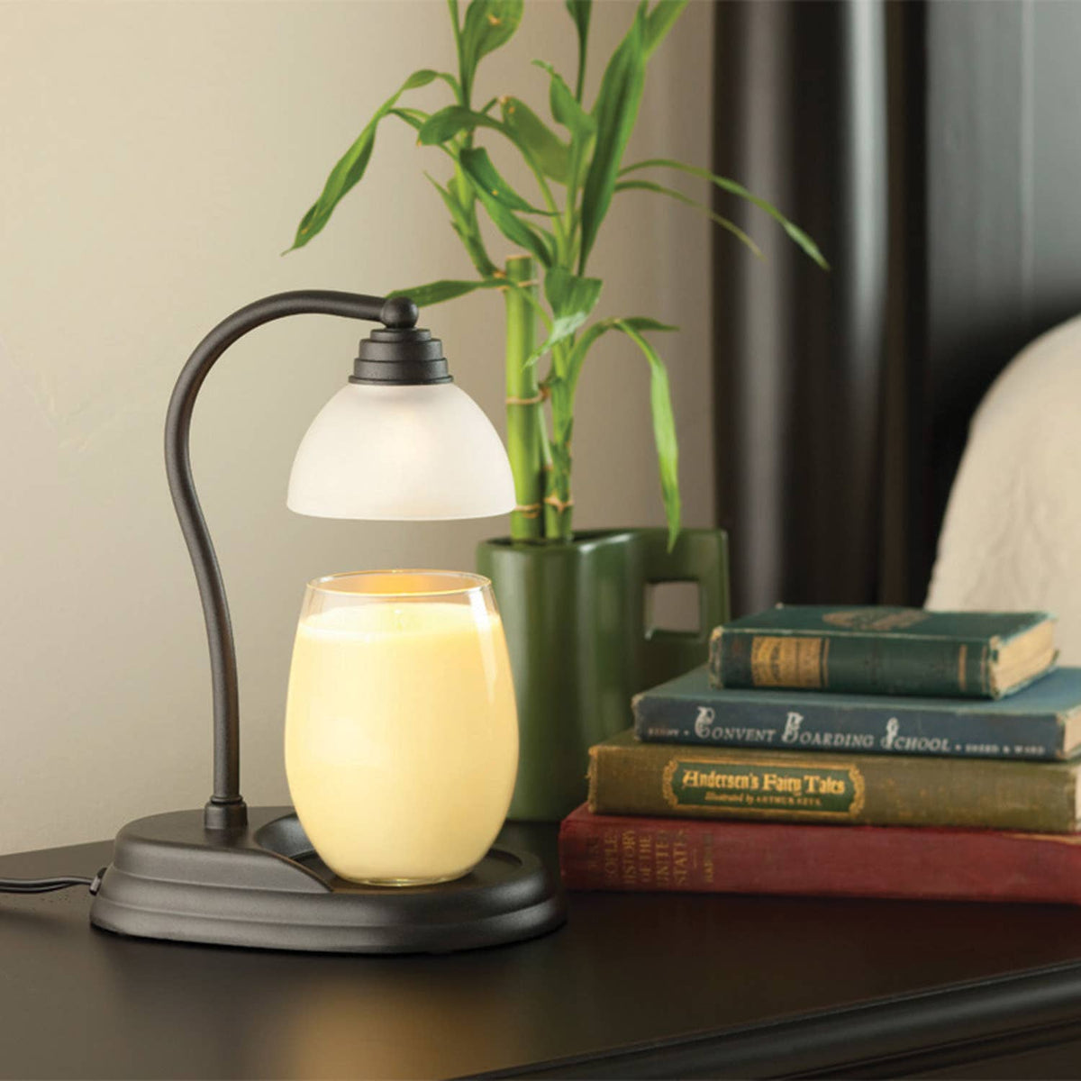 Aurora Candle Warmer Lamp - Black - La Vie Est Belle