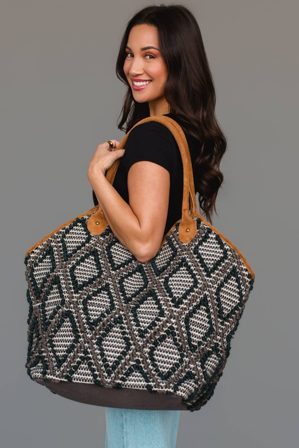 Black & Gray Diamond Pattern Textured Tote - La Vie Est Belle
