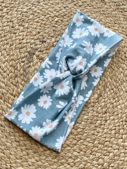 Blue Nordic Flowers Knit Twist Headband - La Vie Est Belle
