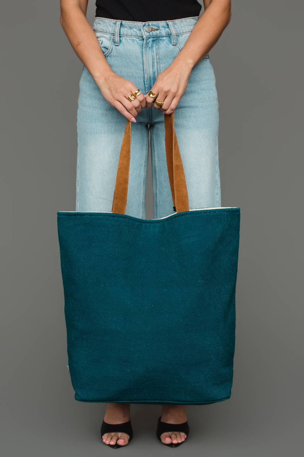 Christmas Town Square Scene Tote - La Vie Est Belle