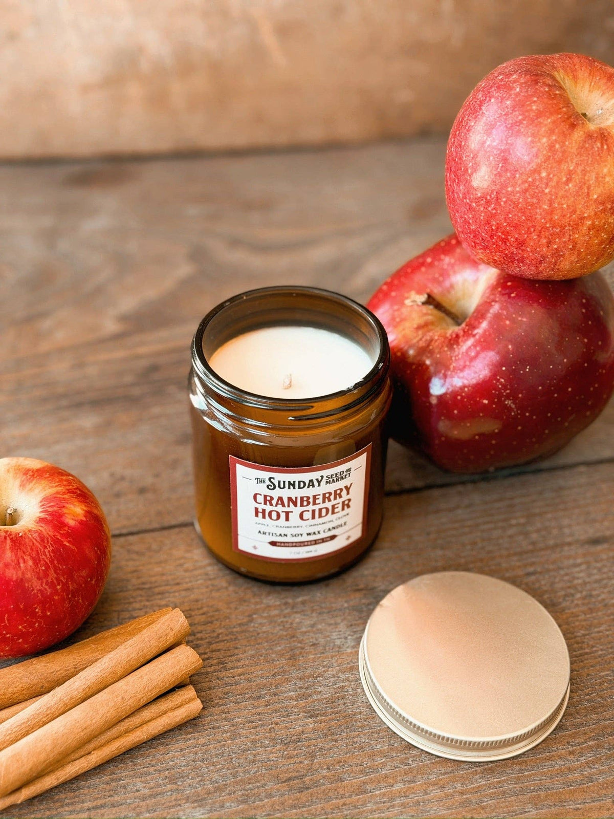 Cranberry Hot Cider Candle - La Vie Est Belle