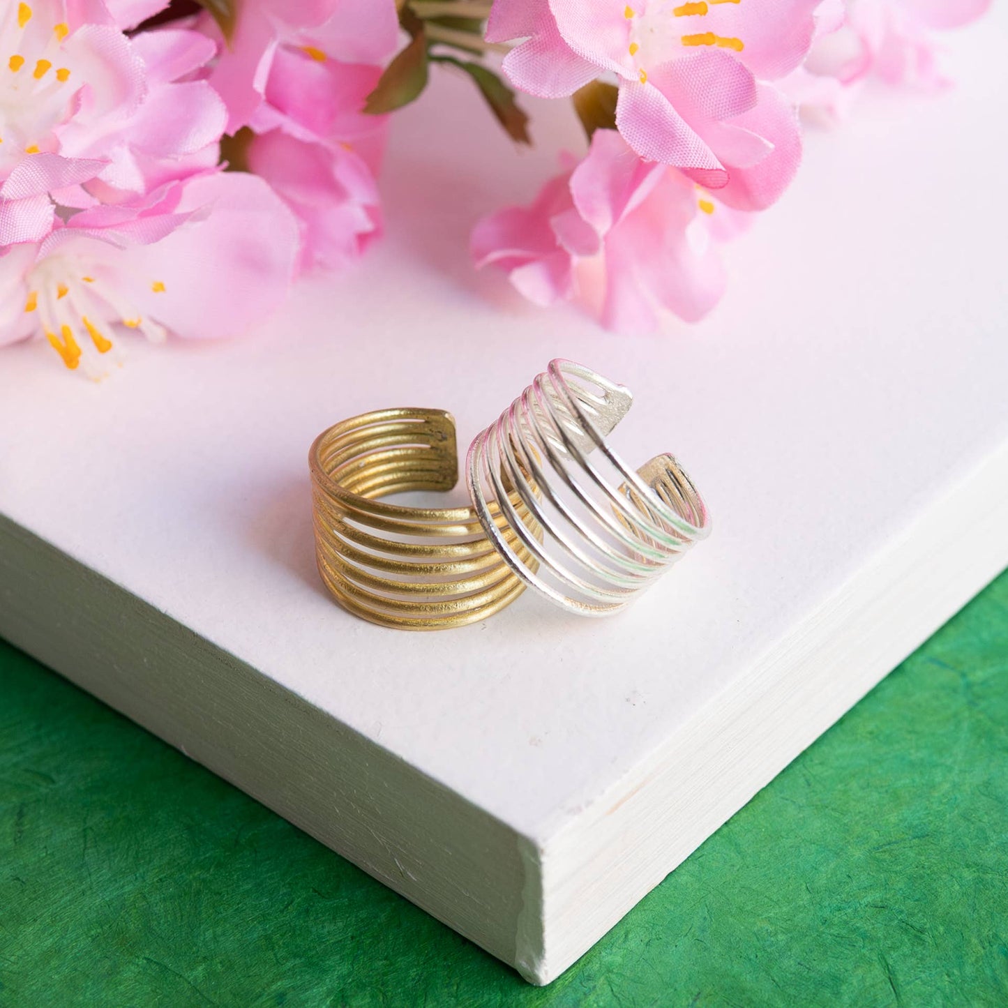 Crescendo Ring - Gold - La Vie Est Belle