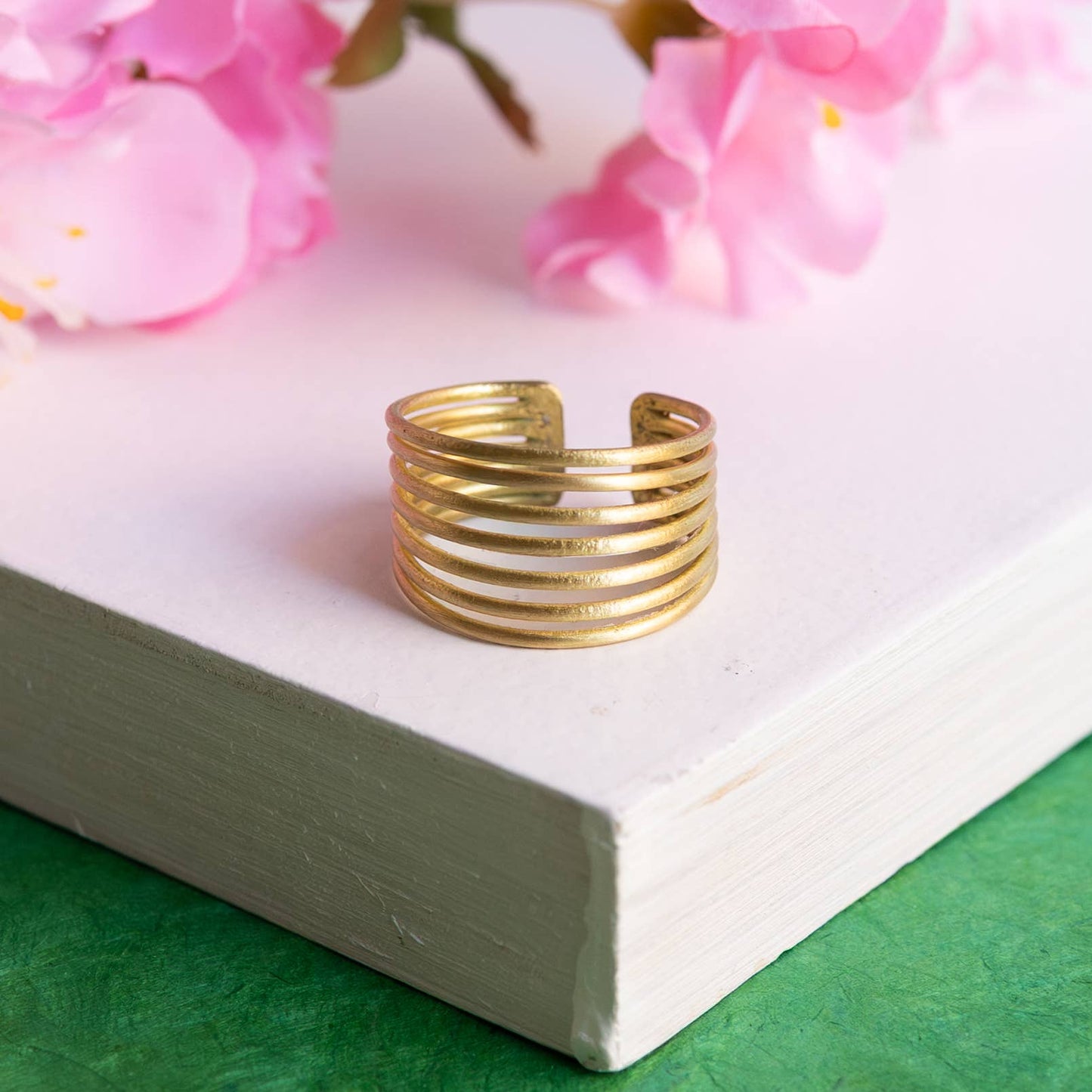 Crescendo Ring - Gold - La Vie Est Belle