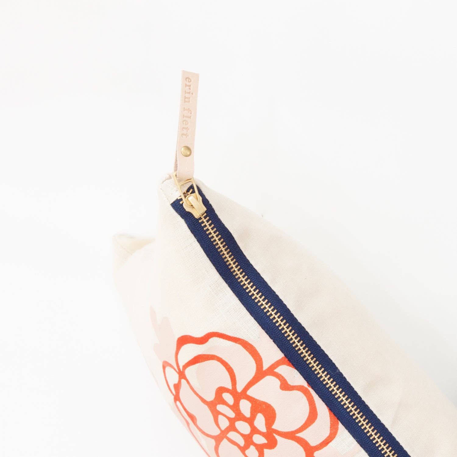 CREW HAZEL PILLOW - La Vie Est Belle