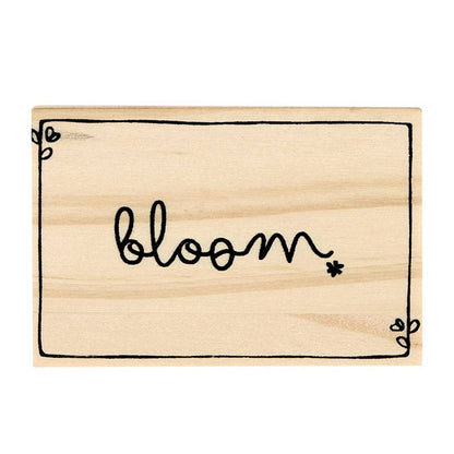 Crystal Daisy Necklace - La Vie Est Belle