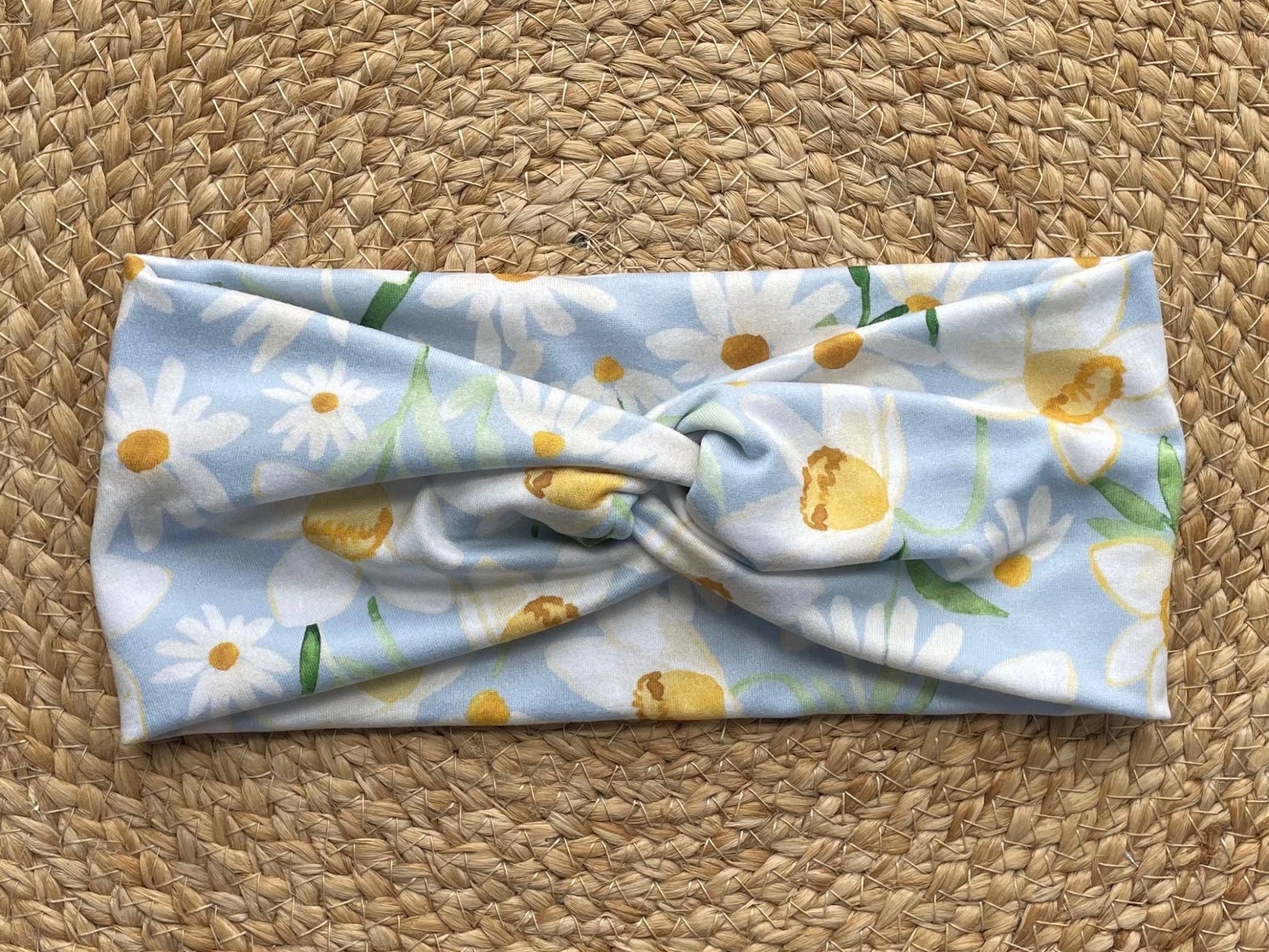Daisy Daffodil Knit Twist Headband - La Vie Est Belle