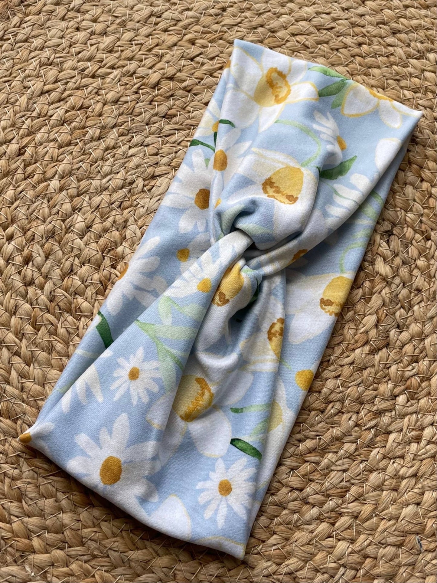 Daisy Daffodil Knit Twist Headband - La Vie Est Belle