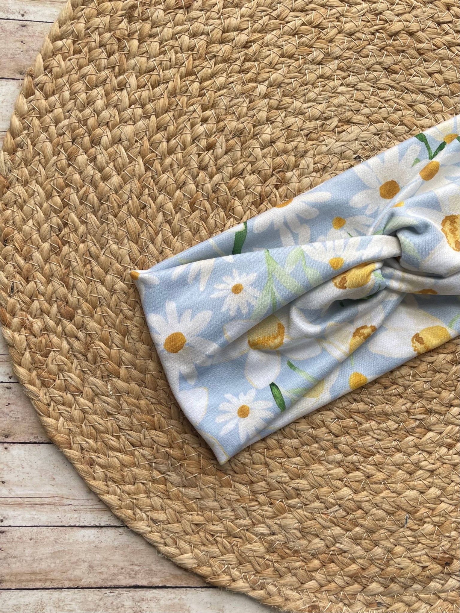 Daisy Daffodil Knit Twist Headband - La Vie Est Belle