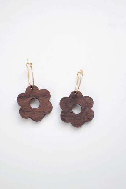 Daisy Flower Wood Earrings - La Vie Est Belle