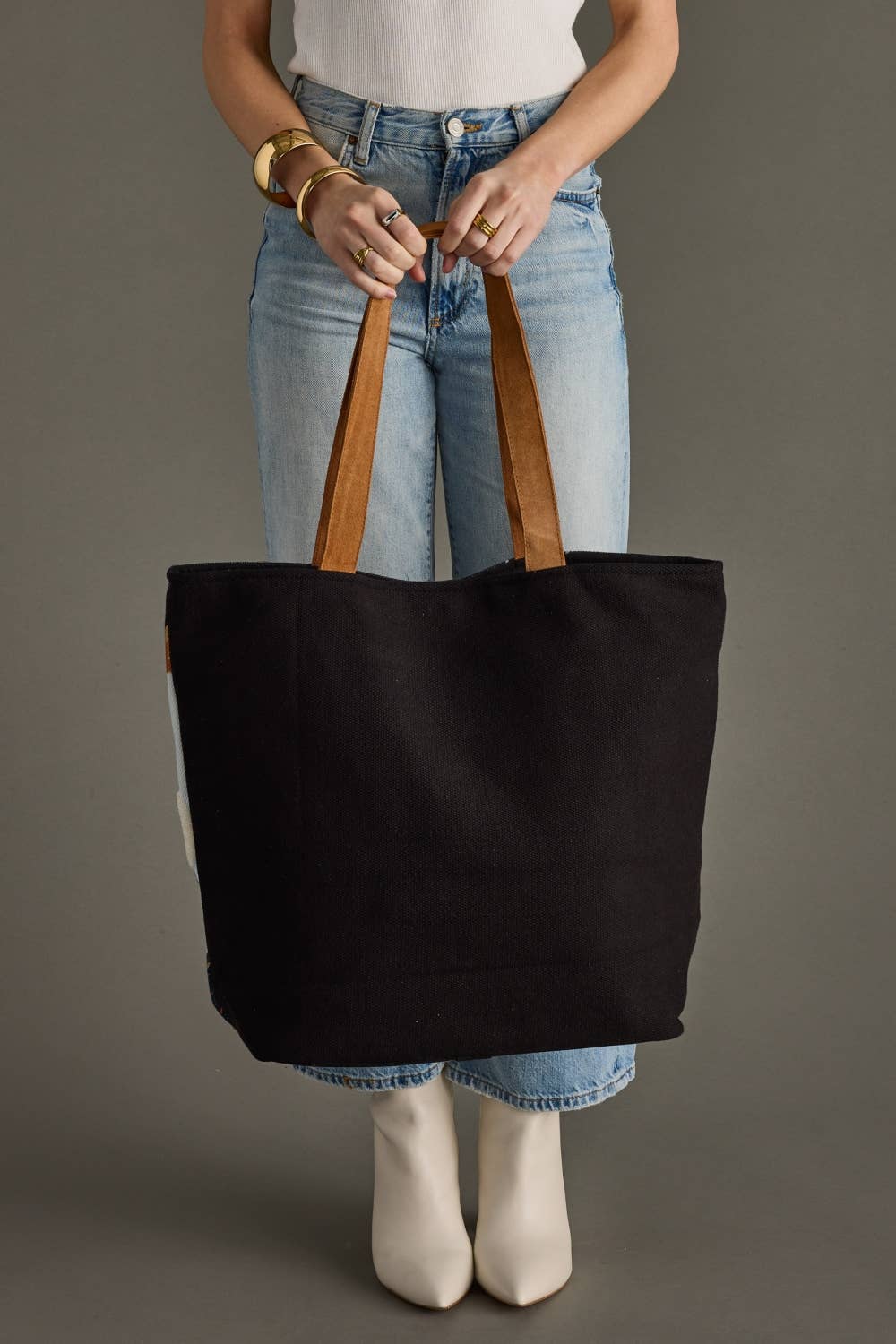 Dk. Blue Ski Trip Scene Tote - La Vie Est Belle