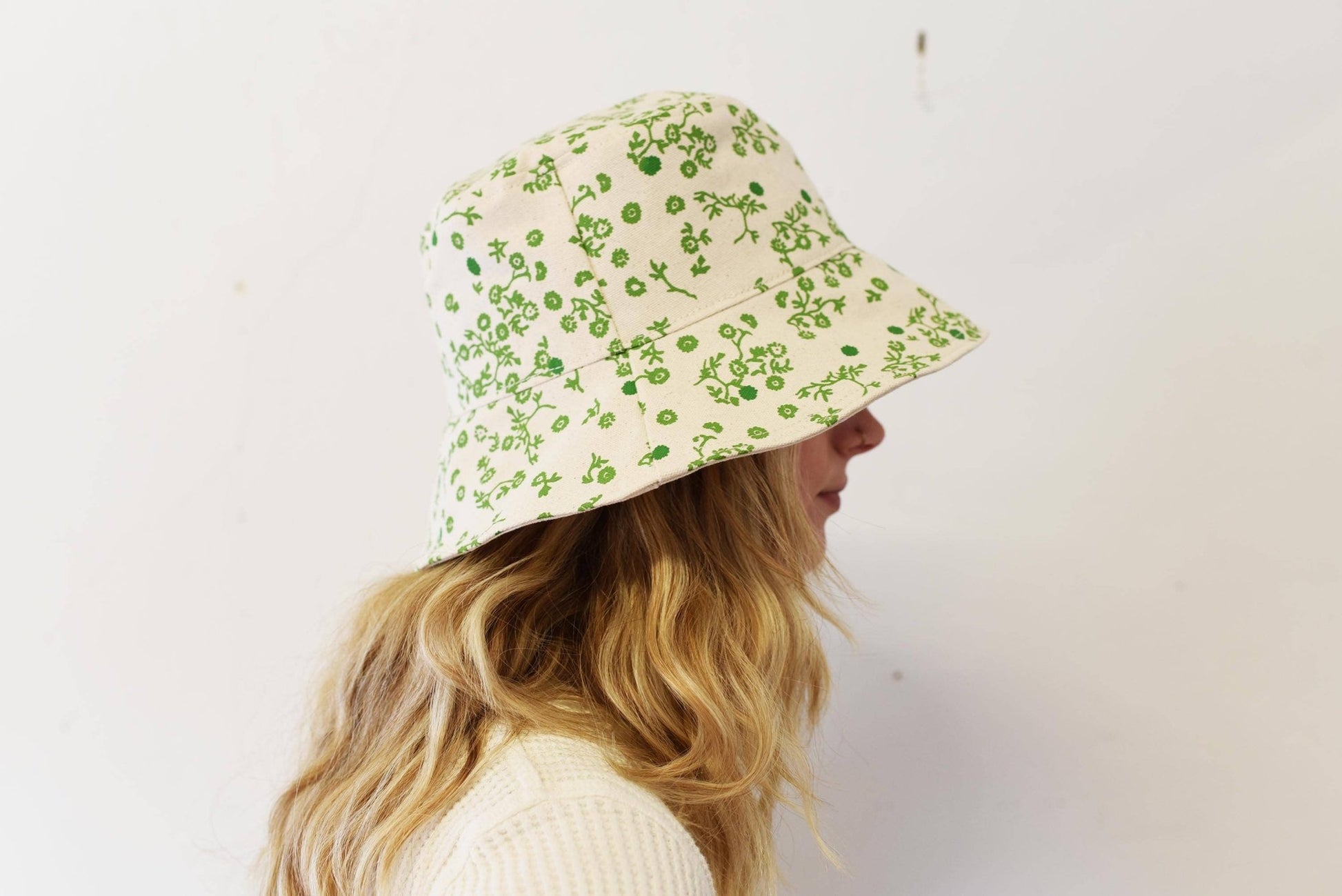 Evergreen + Kelly Aster Bucket Hat - La Vie Est Belle