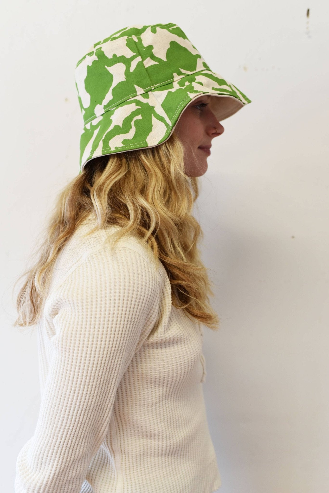 Evergreen Vine Bucket Hat - La Vie Est Belle