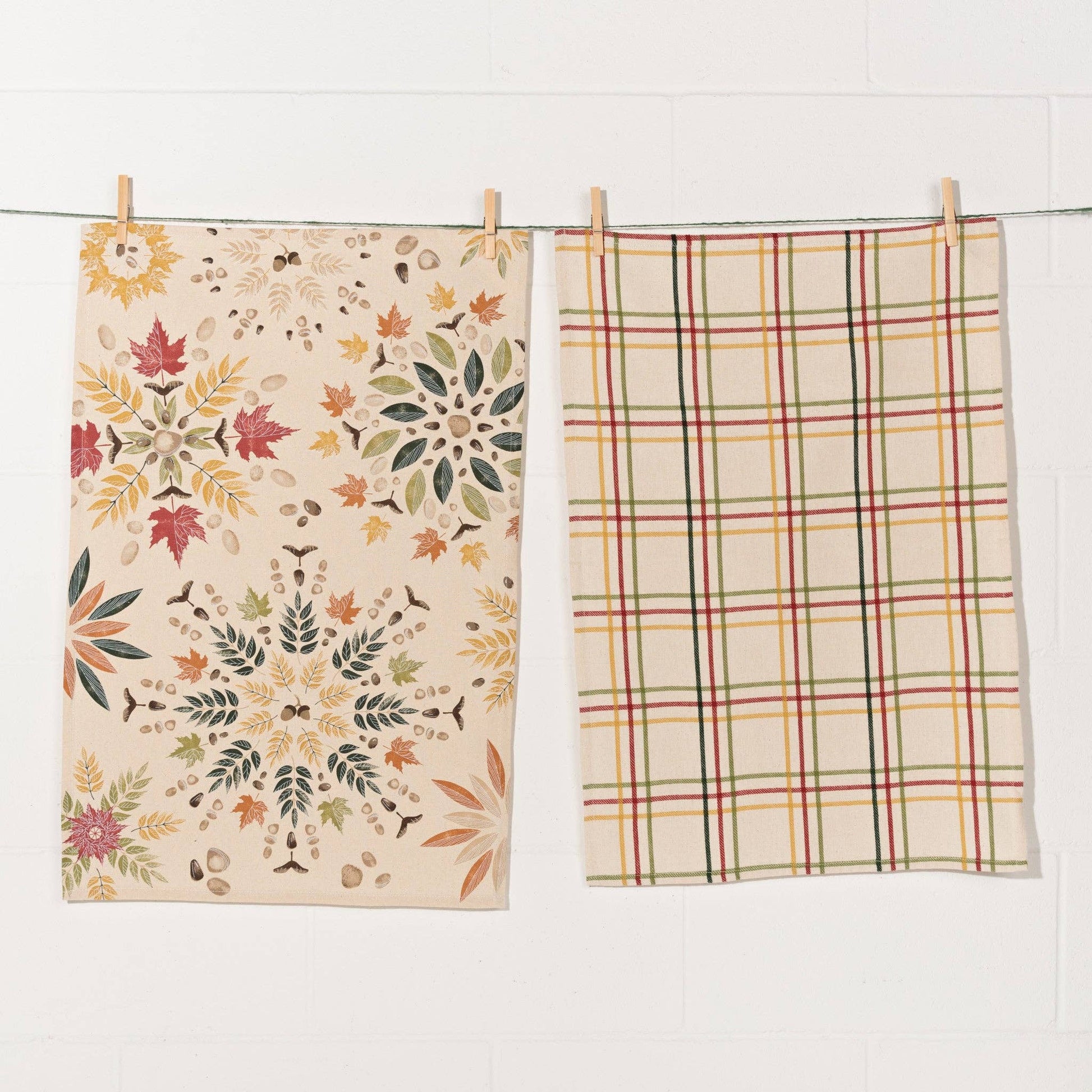 Fall Foliage Coordinated Dishtowels Set of 2 - La Vie Est Belle