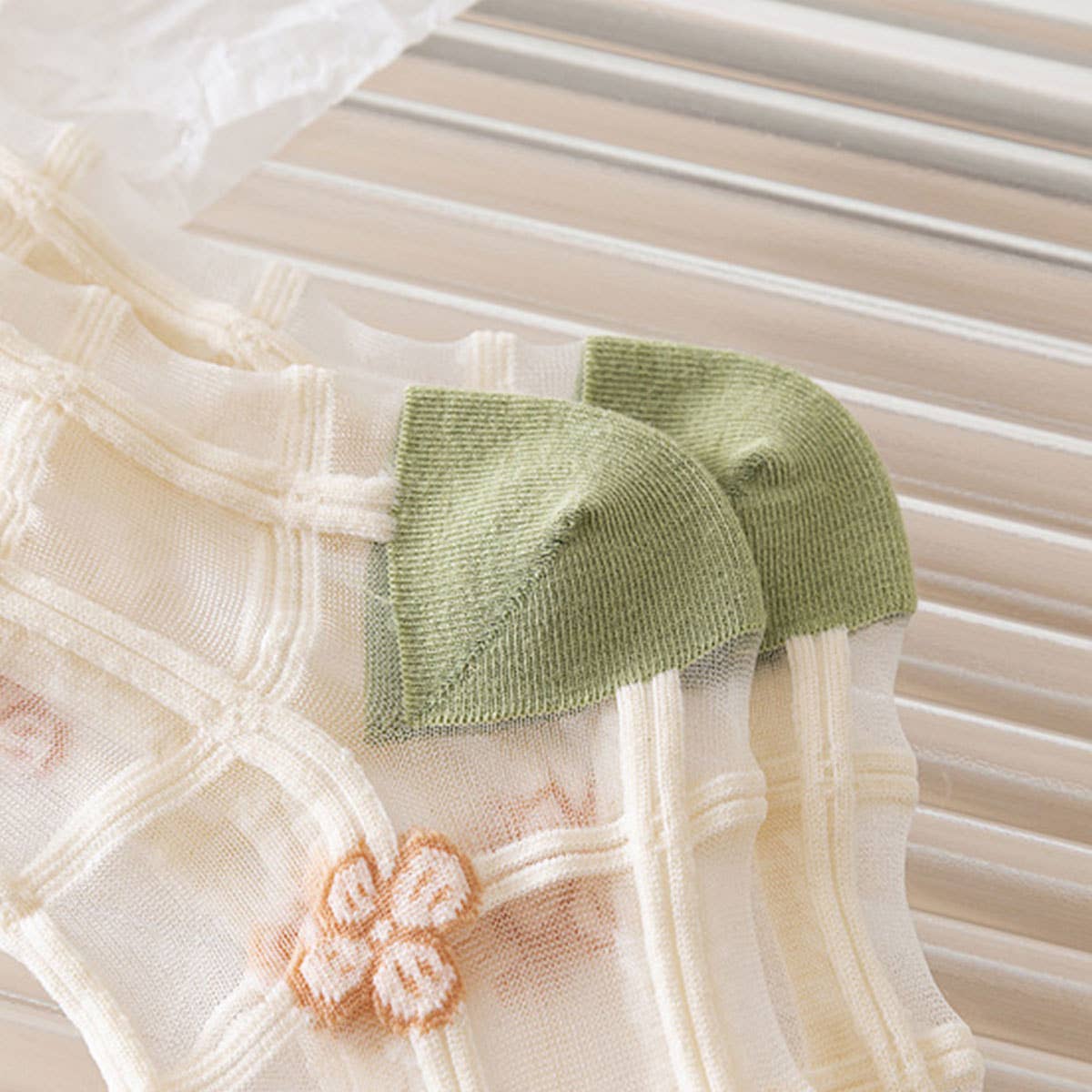 Floral Summer Sheer Mesh Socks - La Vie Est Belle