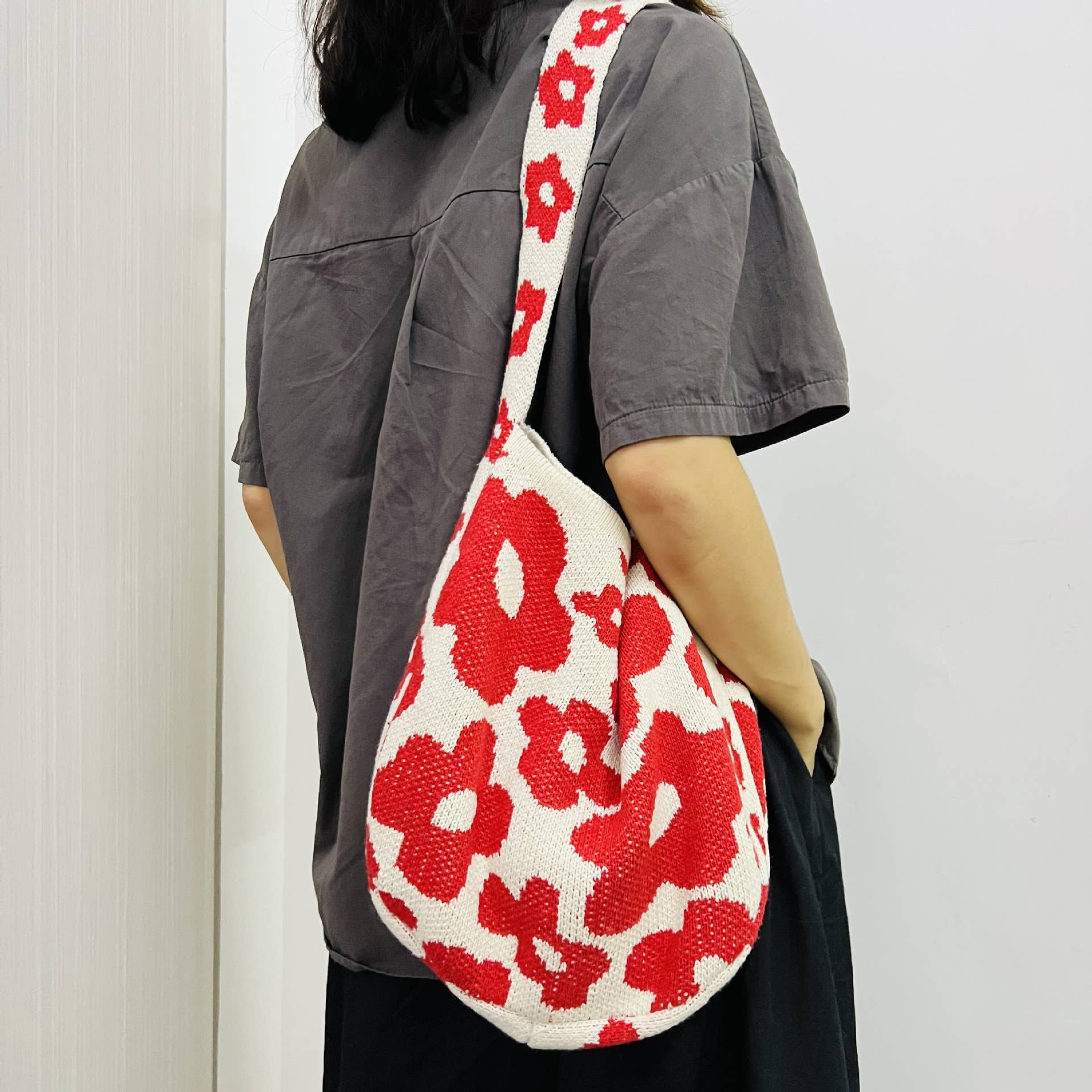 Flower Knitted Large Single Shoulder Bag - La Vie Est Belle
