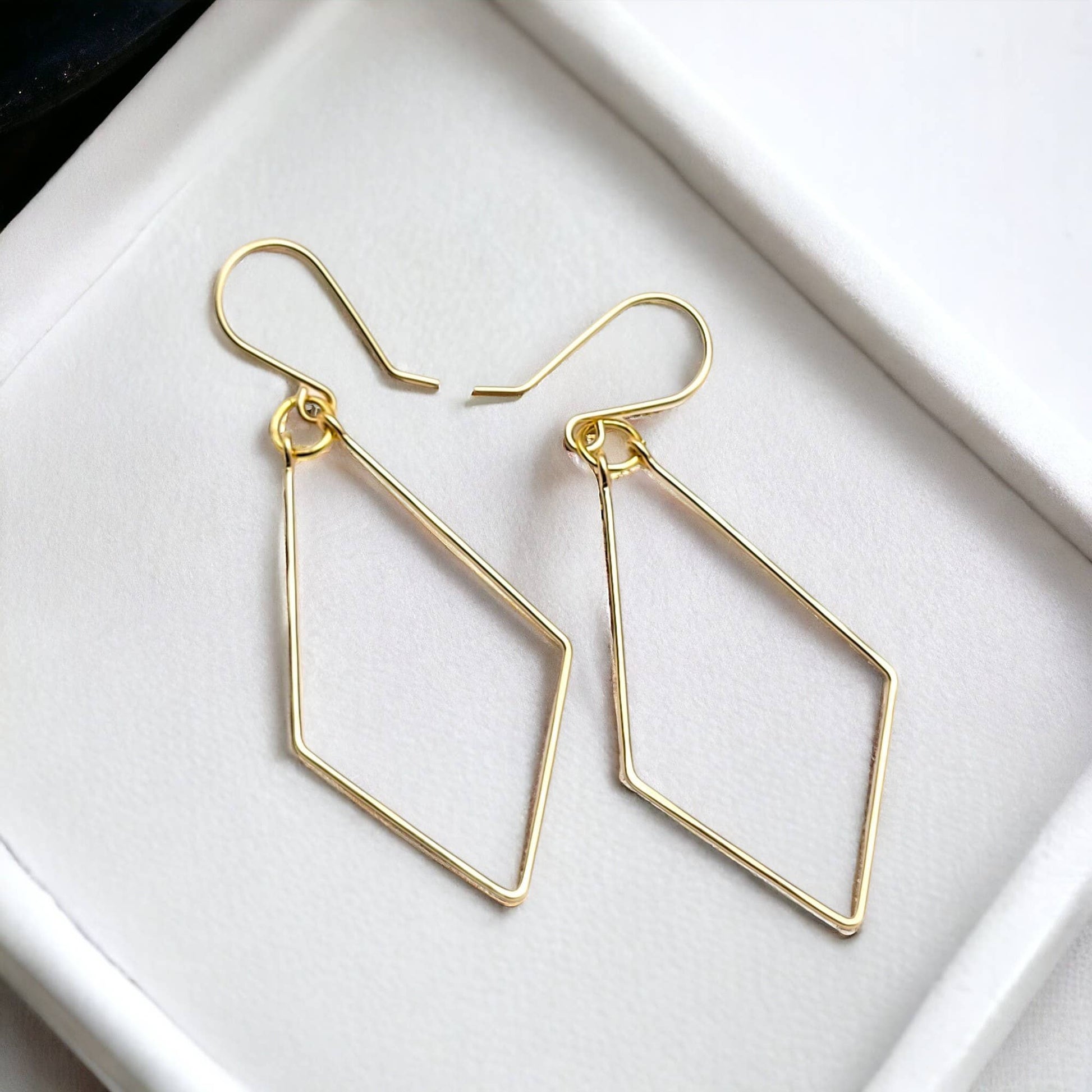 Geometric Dangle Earrings - La Vie Est Belle