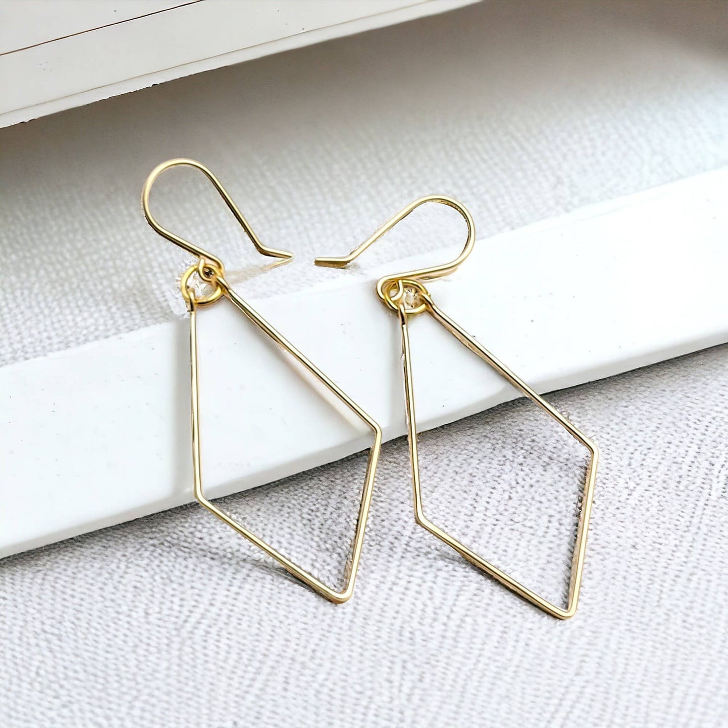Geometric Dangle Earrings - La Vie Est Belle
