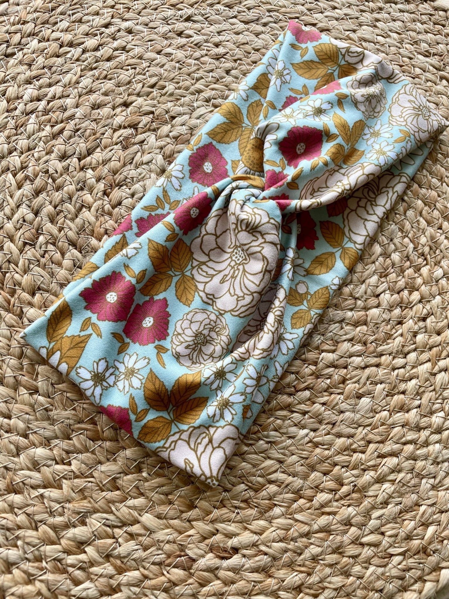 Golden Girl Knit Twist Headband - La Vie Est Belle