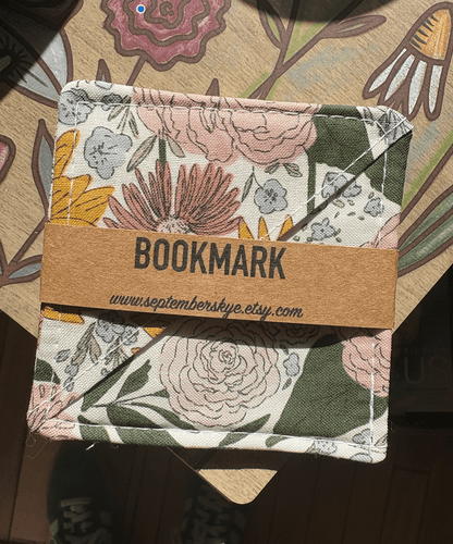 Golden Girl Sunflower Corner Bookmark - La Vie Est Belle