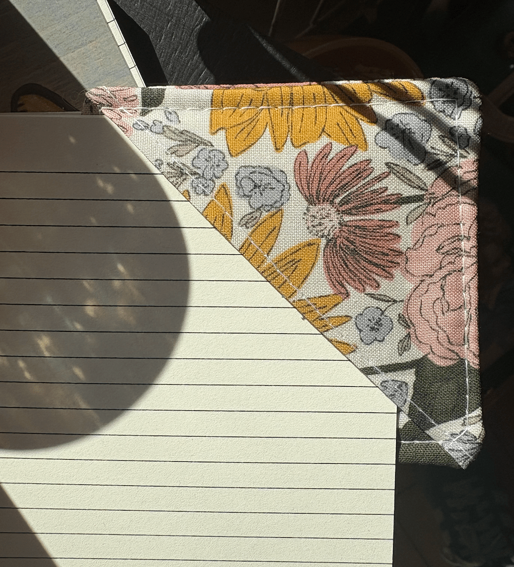 Golden Girl Sunflower Corner Bookmark - La Vie Est Belle