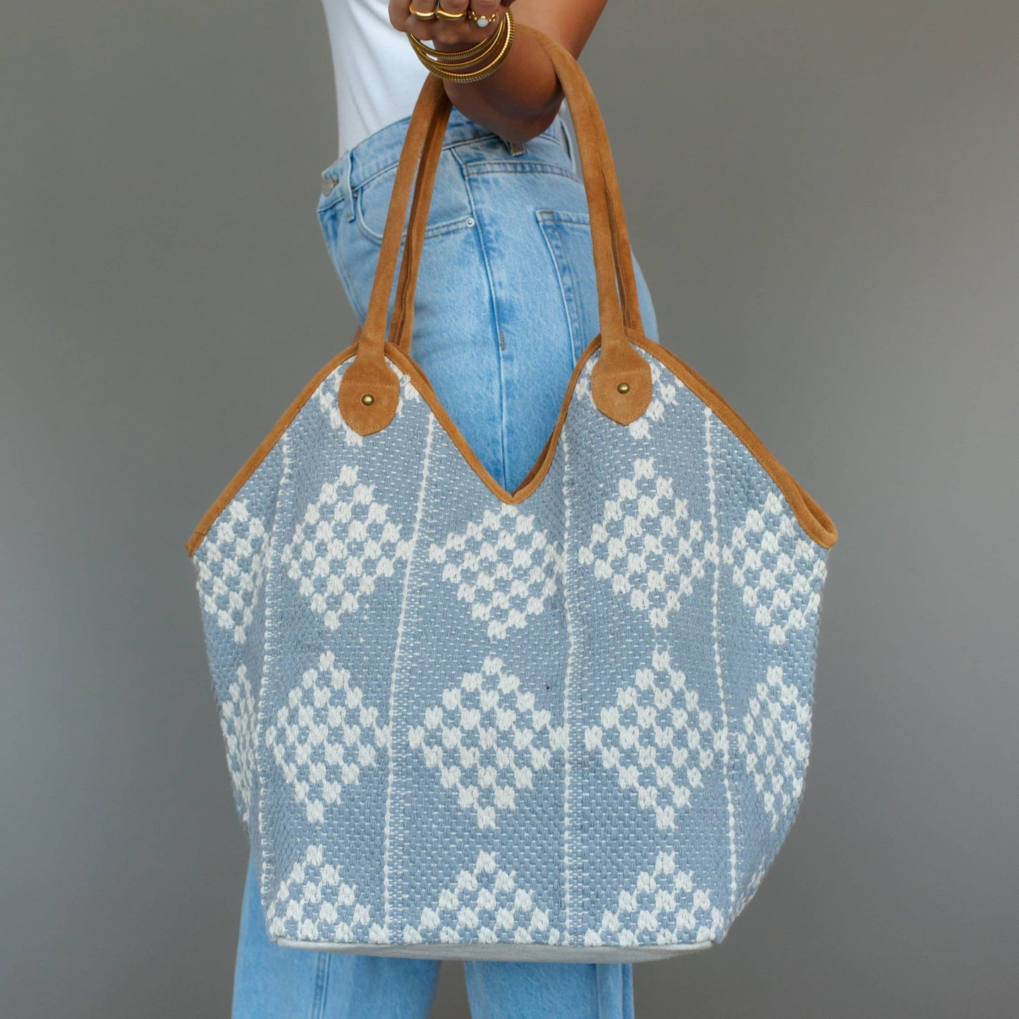 Gray & Cream Diamond Pattern Tote - La Vie Est Belle