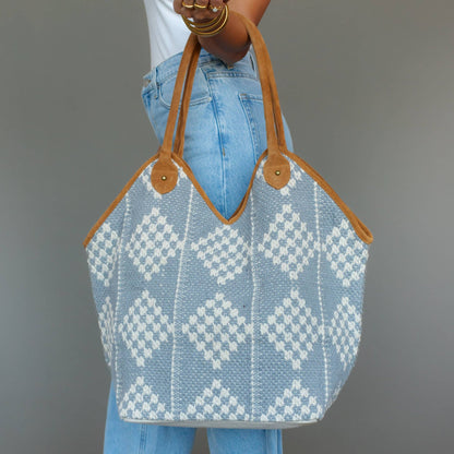 Gray & Cream Diamond Pattern Tote - La Vie Est Belle