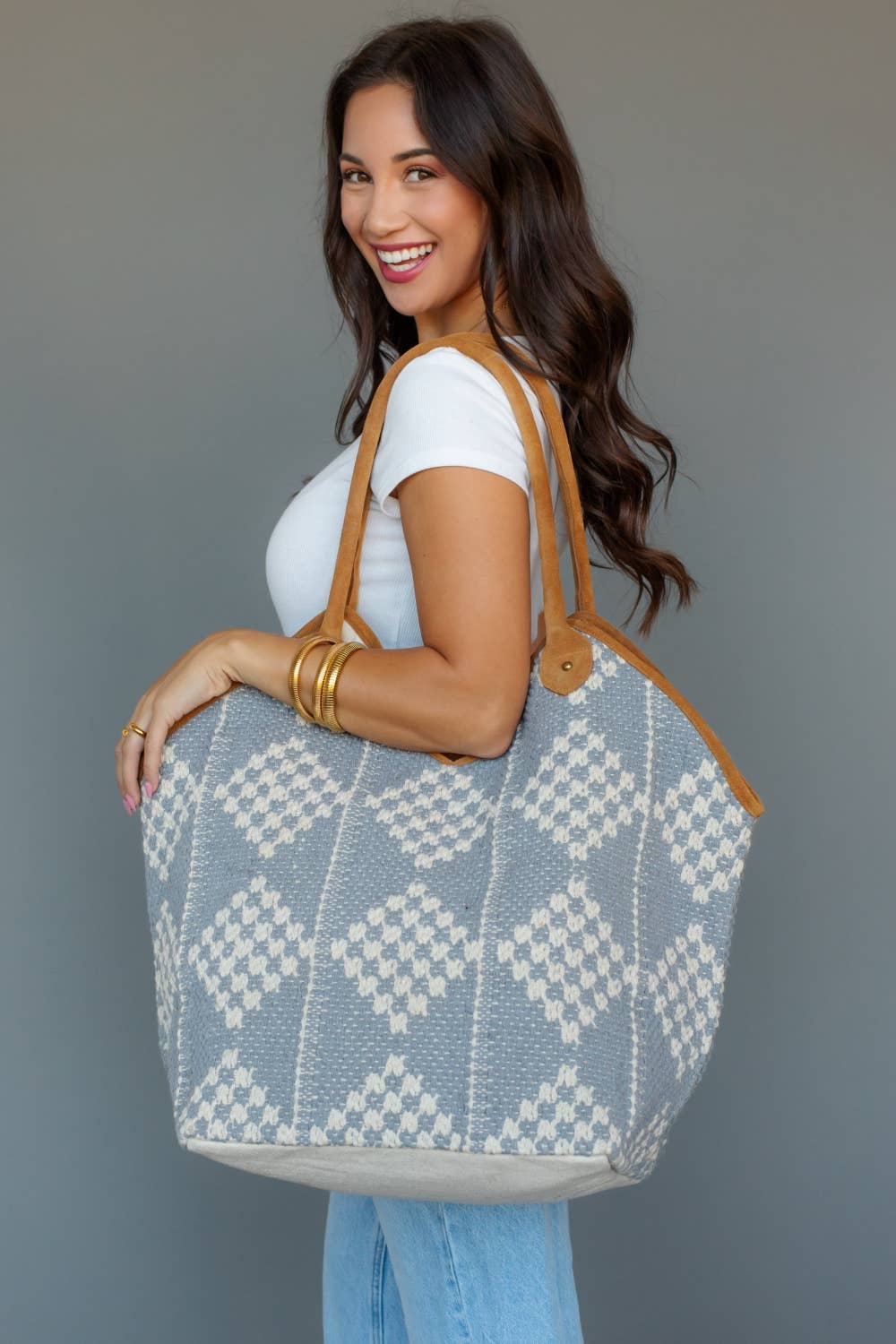 Gray & Cream Diamond Pattern Tote - La Vie Est Belle