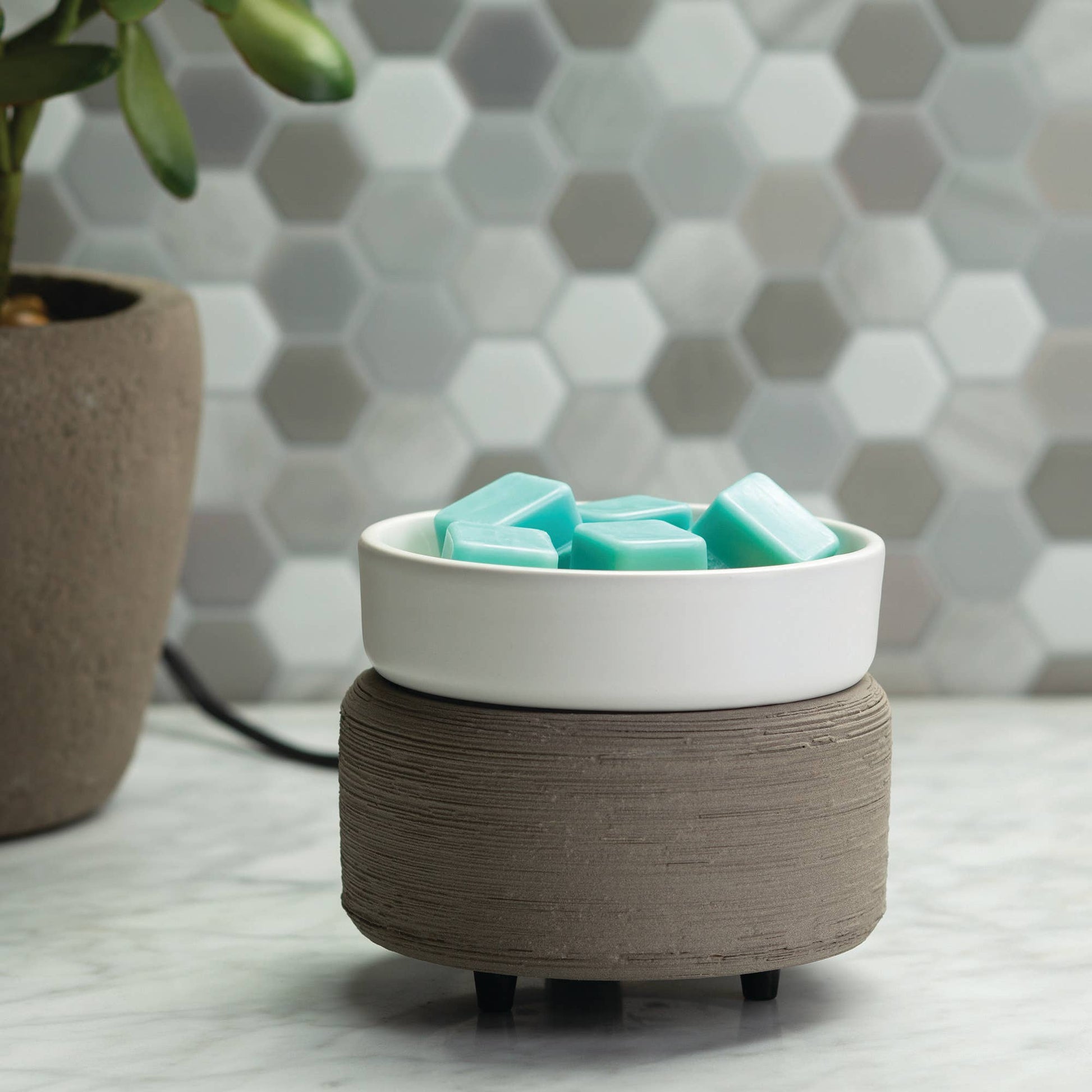 Gray Texture 2 - in - 1 Classic Warmer - La Vie Est Belle