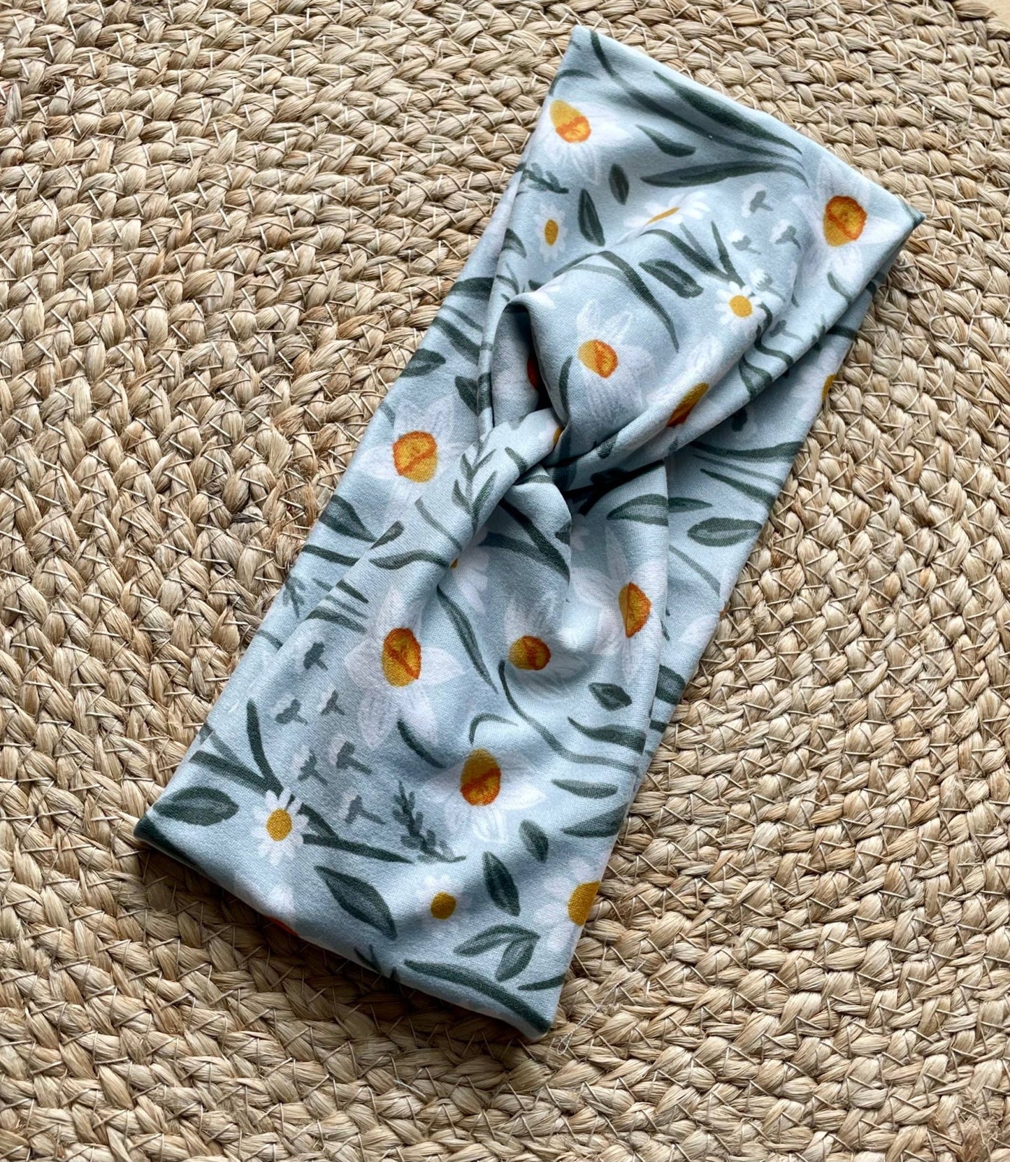 Green Daffodil Knit Twist Headband - La Vie Est Belle