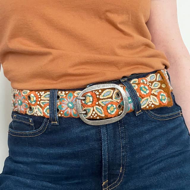 Ground Cover Floral Embroidered Wool Belt - La Vie Est Belle