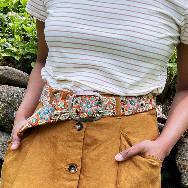 Ground Cover Floral Embroidered Wool Belt - La Vie Est Belle