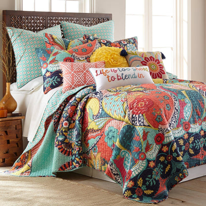 Jules Crewel Flower Pillow - La Vie Est Belle
