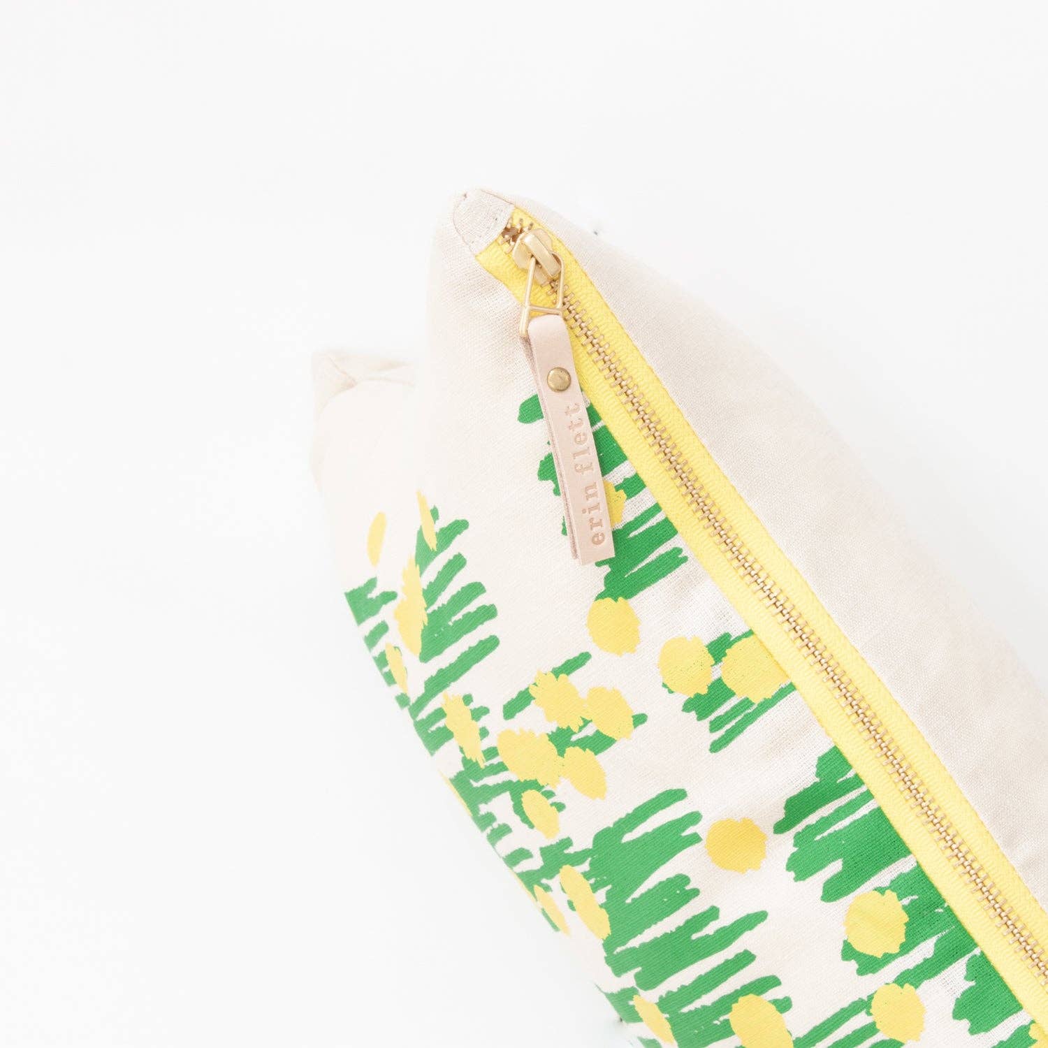 KELLY MEADOW PILLOW - La Vie Est Belle