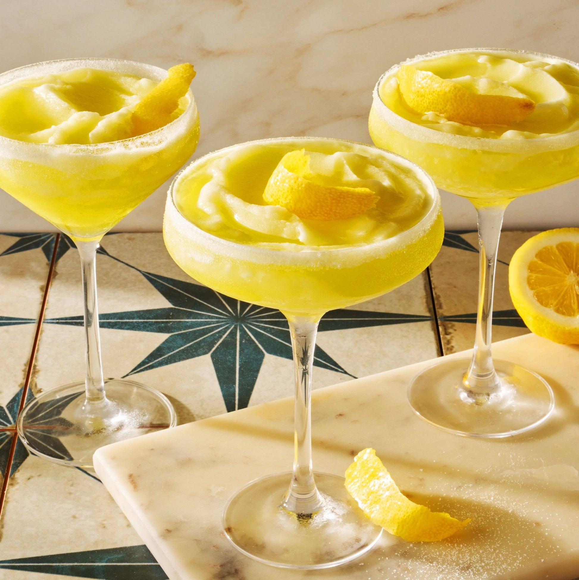 Limoncello Frozen Cocktail -Just add Water + Prosecco - La Vie Est Belle