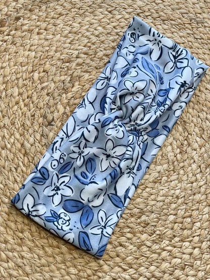 London Garden on Blue Knit Twist Headband - La Vie Est Belle